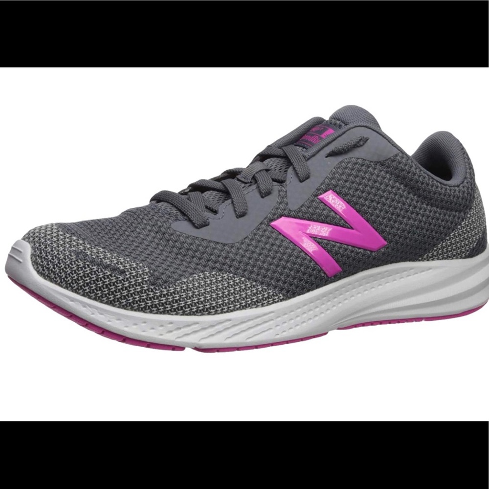 New Balance 490 V7 running shoe